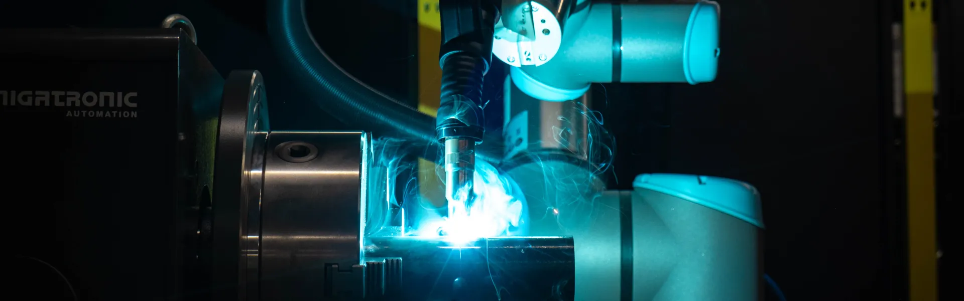 Cobot cowelder